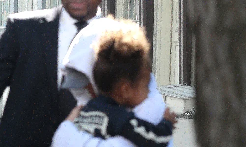 Shy Kim Kardashian Steps Out In NYC After Recent Robbery jpeg