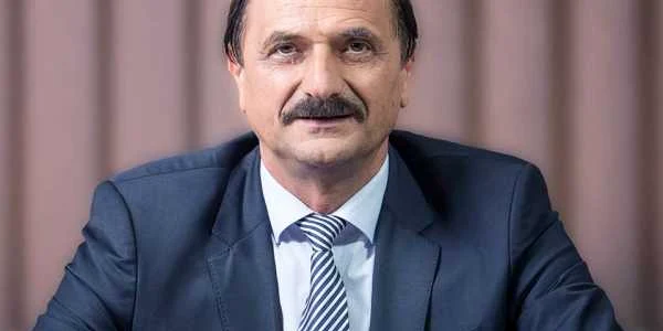 Romulus Bulacu - senator de Vâlcea din 2016 secretarul Comisiei pentru Buget Foto Arhiva personală