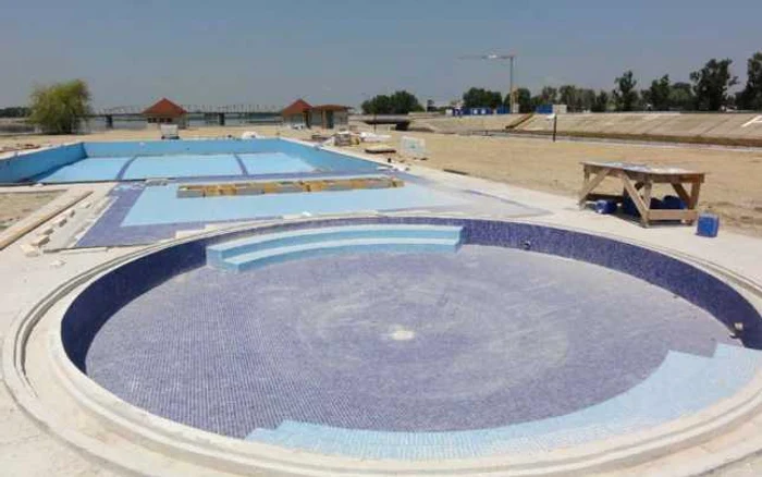 Cele două piscine din cadrul Clubului Nautic Slatina sunt aproape gata (FOTO: Mugurel Manea)