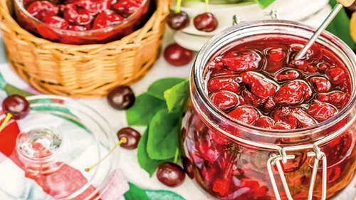 dulceata de ciresi amare jpg
