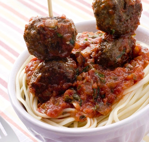 spaghete chiftele sos picant jpeg