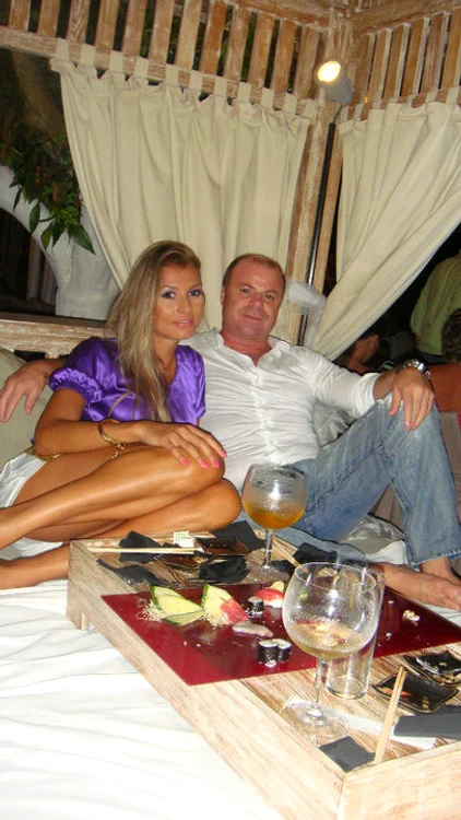 Claudia Neghină şi Nicu Gheară au avut o vacanţă de vis în Ibiza.