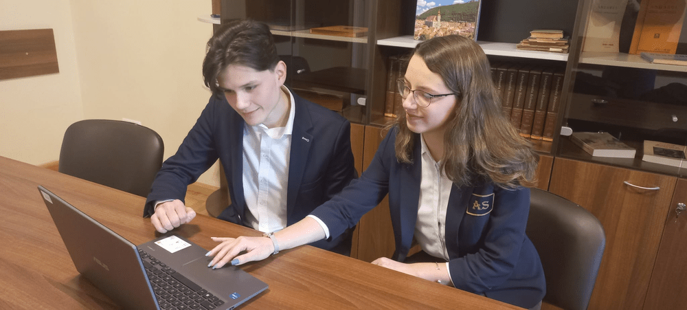 „Meditatorul” digital. Platforma de învățare dezvoltată de un elev brașovean, admis la Oxford