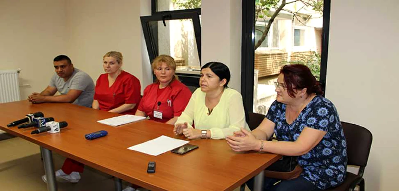 Medicii afirmă că la prima prezenţă la UPU pacientul emana halenă alcoolică