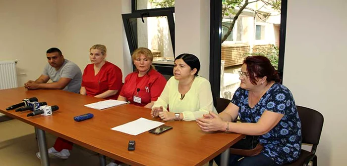 Medicii afirmă că la prima prezenţă la UPU pacientul emana halenă alcoolică
