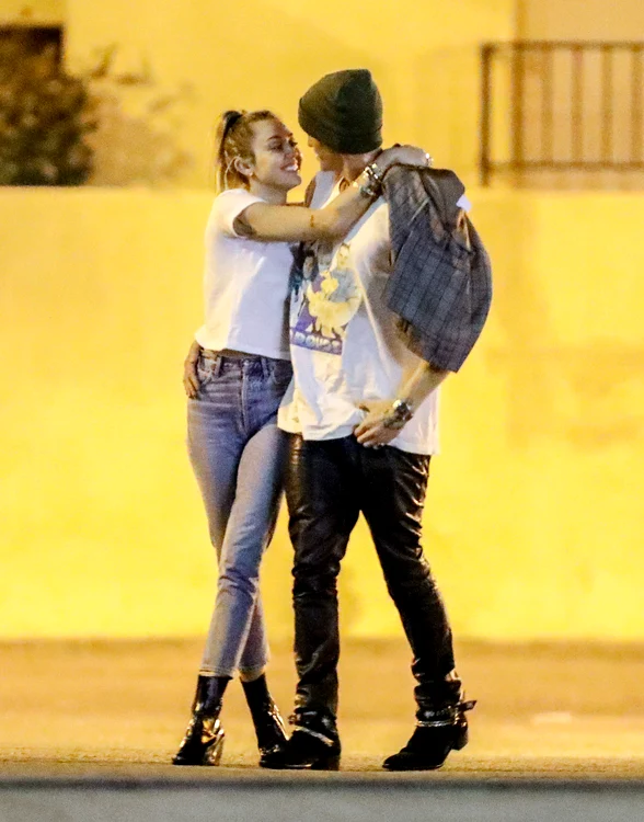 Cody și Miley par din ce în ce mai investiți în relația pe care o au 