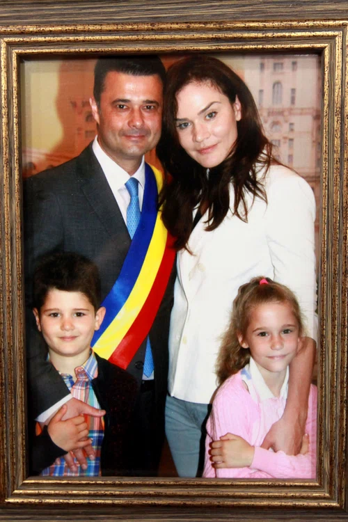 Daniel Florea, alături de soție și de copii