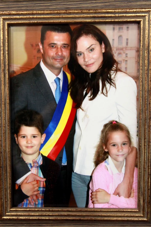 Daniel Florea, alături de soție și de copii