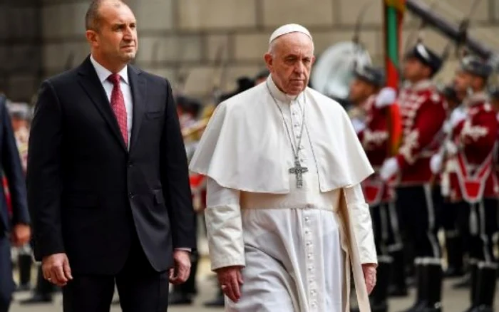 Papa Francisc si presedintele bulgar Rumen Radev FOTO AFP