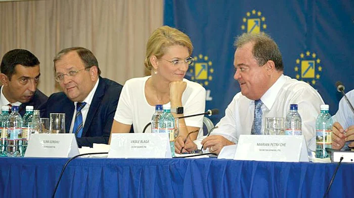 PNL a depus o moţiune de cenzură la adresa Guvernului