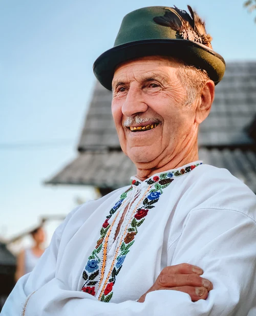 Moș Costan, huțulul care cîntă din tilincă și face opinci © Emilia Morariu 