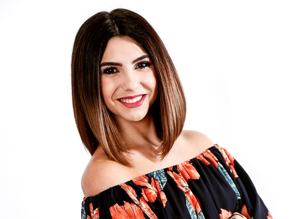 
    Denisa de la Insula Iubirii a renunțat la haine într-un show incendiar la plajă  