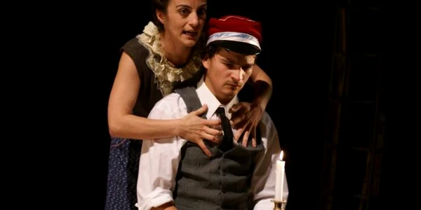 Reprezentanţii teatrului sibian anunţă programul pentru luna octombrie.