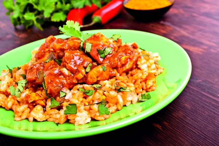 pui thailandez cu sos curry shutterstock 56136304 jpeg