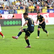 Petrolul a invins o pe Dinamo jpg