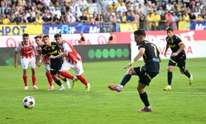 Petrolul a invins o pe Dinamo jpg