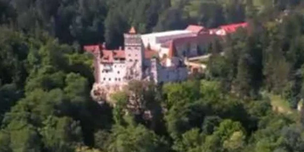 Braşov: Sport extrem deasupra Castelului lui Dracula (VIDEO)