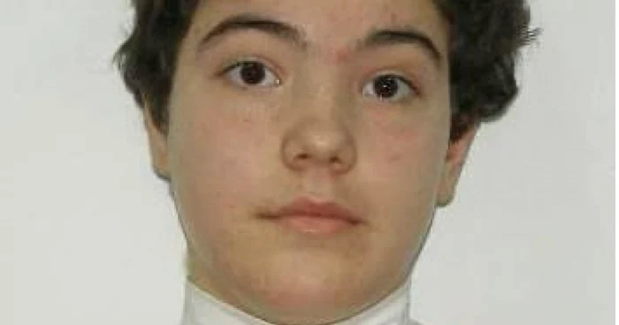 Mădălina a fost adusă de polițiști acasă