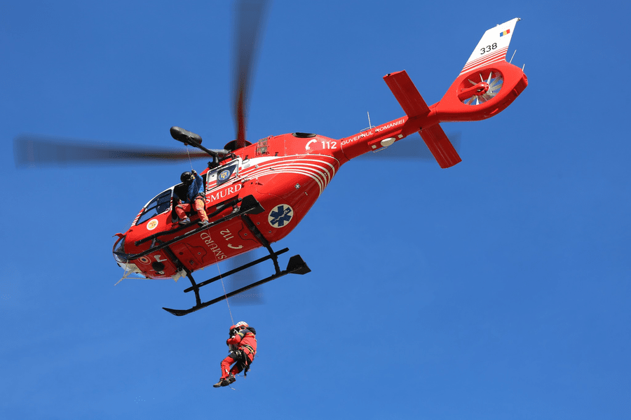 Zece câini Salvamont, pe Transfăgărășan. Exercițiu spectaculos cu elicopter SMURD și salvatori din patru județe VIDEO 