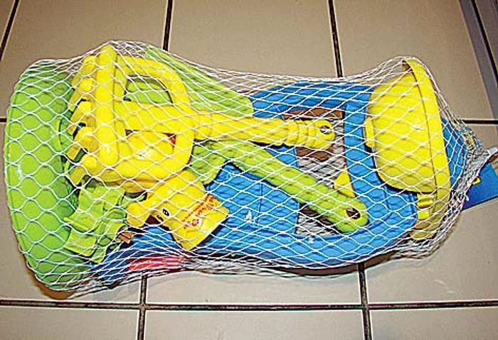 Set jucării de plajă – 24,9 lei Magazin Carrefour
