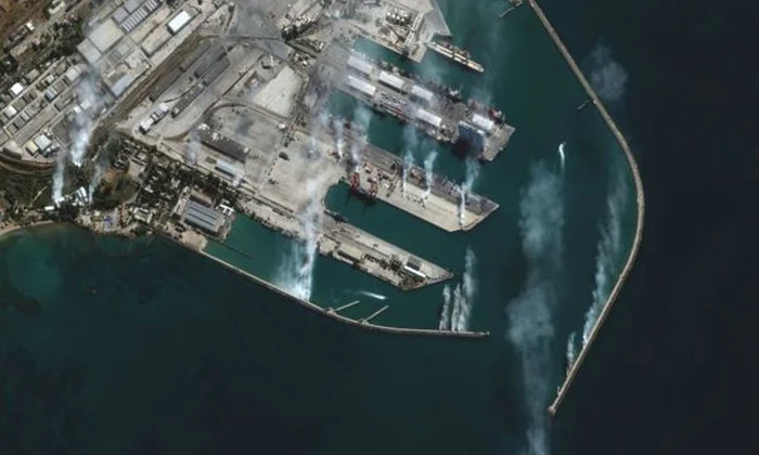 O perdea de fum a acoperit baza navală folosită de ruşi la Marea Mediterană jpeg
