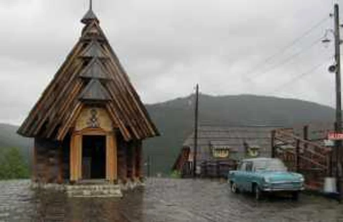 Satul de lemn construit de Emir Kusturica FOTO Ştefan Both