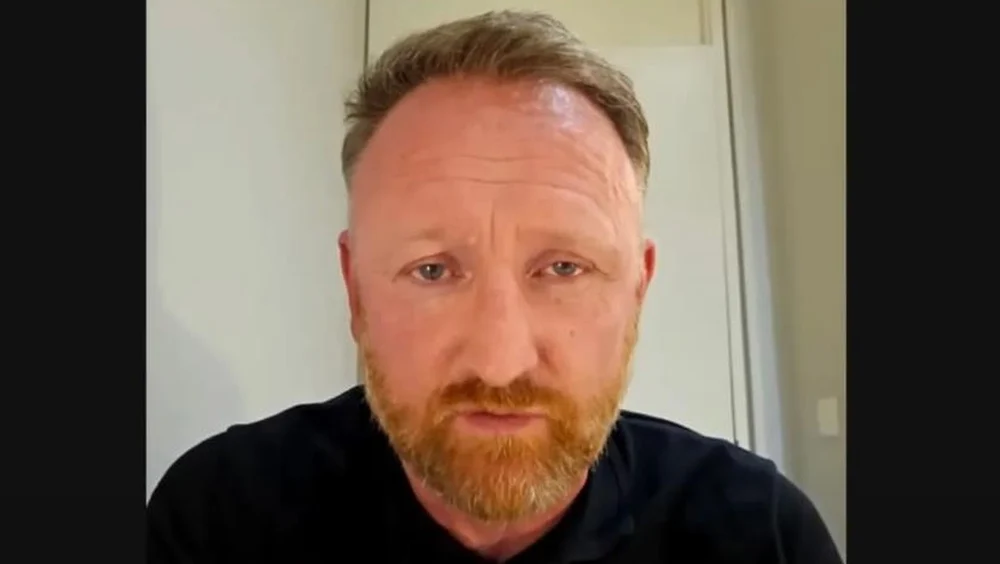 Chay Bowes, jurnalist la Russia Today, a fost expulzat din România imediat după ce a aterizat la București. Ce spun autoritățile române