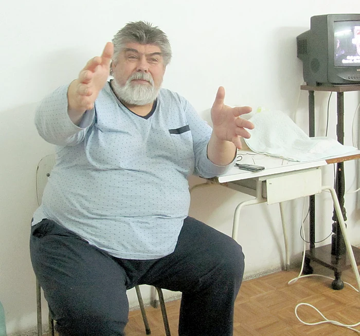 Ilie (184 kg) a ajuns pe patul de spital după ce a băut un sirop de slăbit