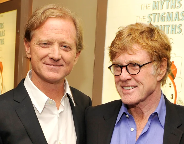 James Redford (în mijloc), alături de tatăl Robert Redford și de fiul său Dylanfoto: Getty Images