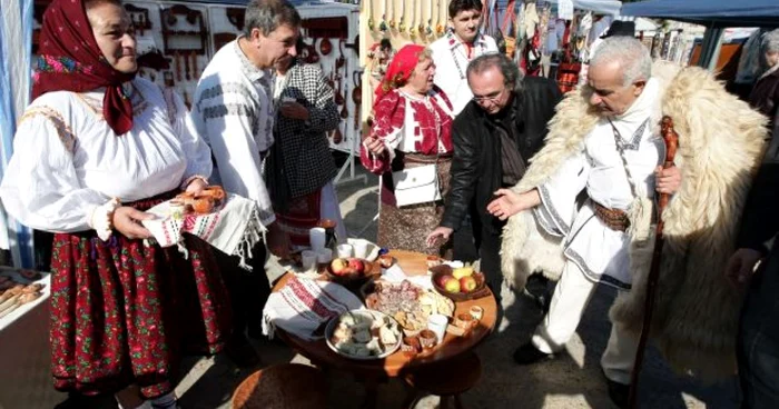 Târgul meşterilor populari va ţine trei zile la Craiova