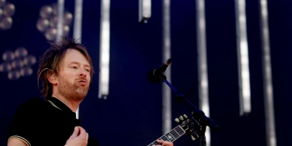 Thom Yorke este solistul trupei Radiohead