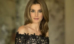 Aşa arăta Regina Letizia înainte de operaţii  jpeg