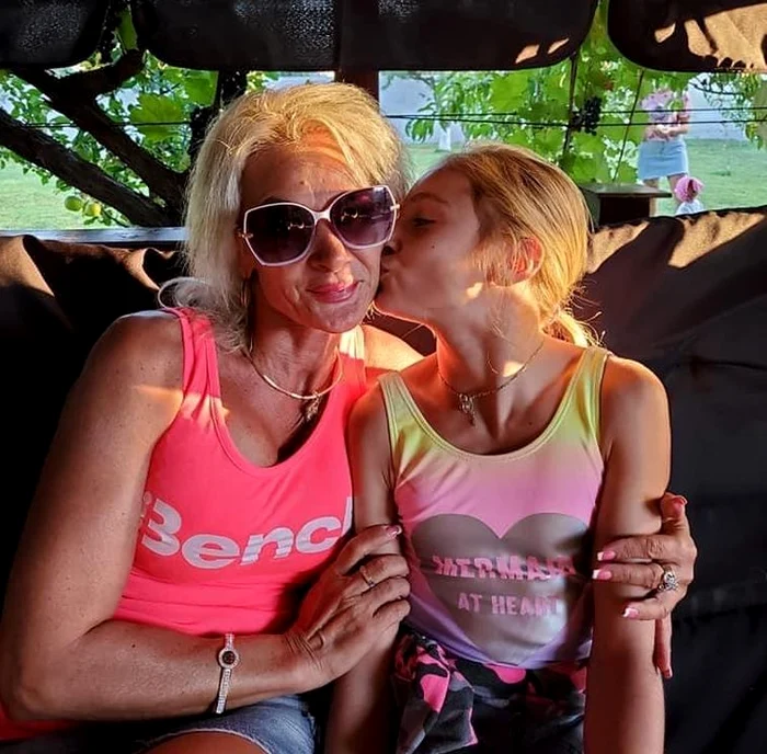 Camelia Voinea și fiica ei, Sabrina