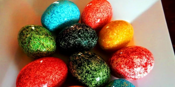 Cum vopseşti ouă de Paşte cu orez. O tehnică ce garantează ouă cu model