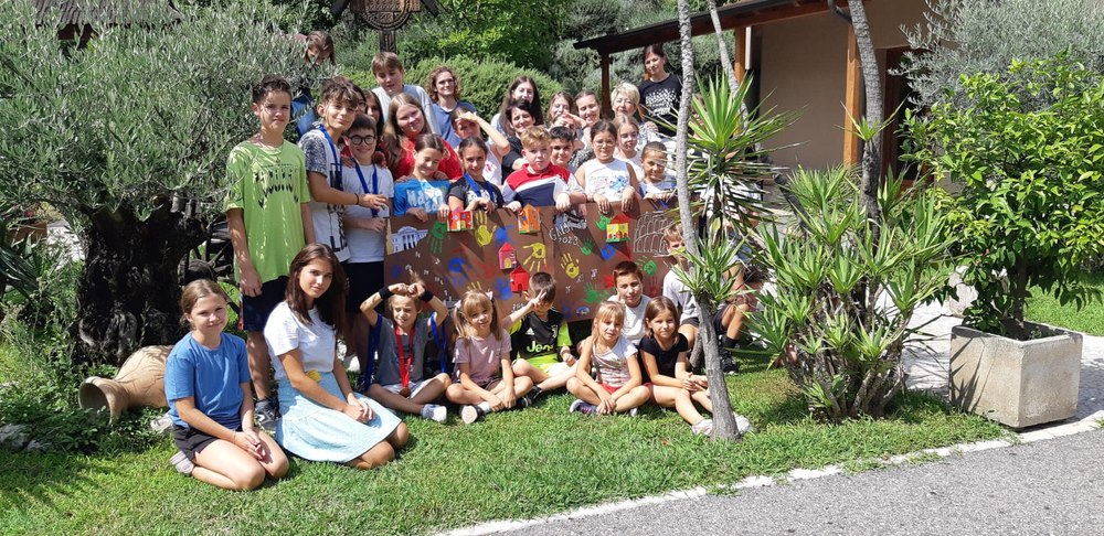 Românii care și-au făcut un rost în altă țară. De șase ori mai multe botezuri decât înmormântări în diaspora
