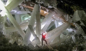 pe tera cristalelor gigantice din mexic este frumoasa dar mortala jpg