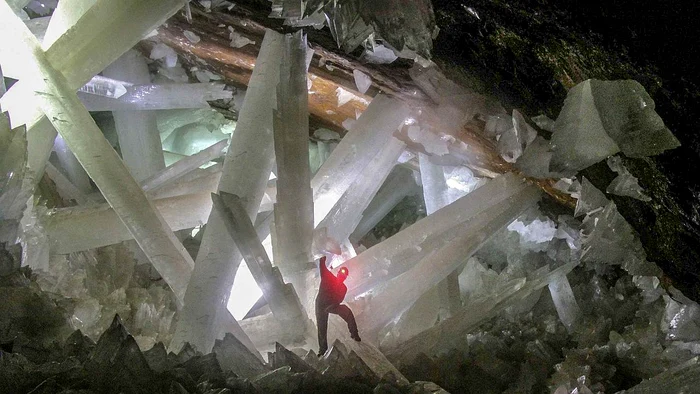 pe tera cristalelor gigantice din mexic este frumoasa dar mortala jpg