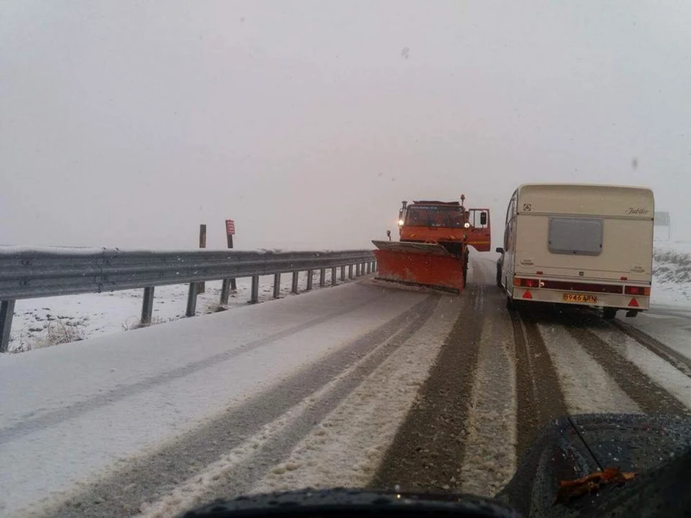 În zonă se acţionează cu utilaje de deszăpezire