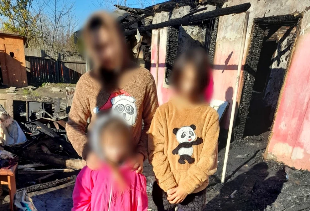 Copiii dorm pe saltele, în frig FOTO arhivă Adevărul