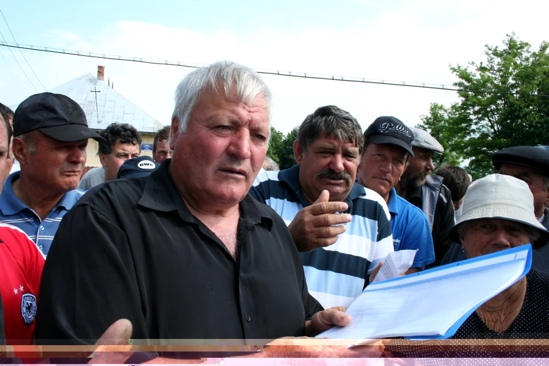 Ţăranii din Pufeşti au ameninţat cu blocarea E85 dacă nu li se face dreptate