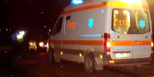 Răniții au fost transportați cu ambulanțe la spital