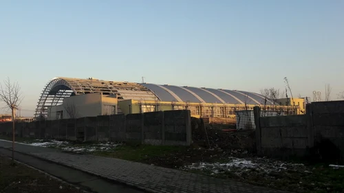 Arena Politehnicii din Timişoara se construieşte de zece ani FOTO Ş.Both