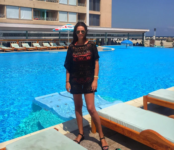 
    Iuliana Luciu a mers în Grecia să se bronzezeFoto: arhivă personală  