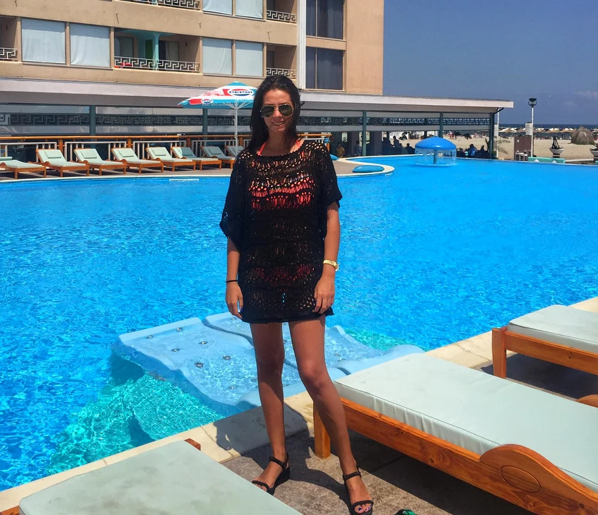 
    Iuliana Luciu a mers în Grecia să se bronzezeFoto: arhivă personală  