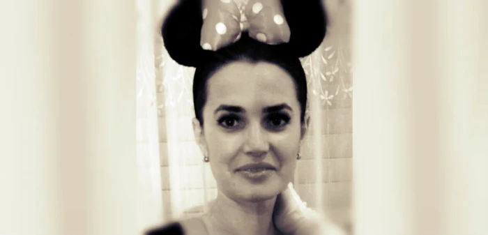 Veronica din Canada a făcut o nouă postare critică la adresa premierului României pe blogul său. Postarea e însoţită de o imgaine care te duce cu gândul la Mickey Mouse, aşa cum a  fost poreclit Ponta în anul electoral 2014. FOTO: dulciurisidulcegarii.wordress.com