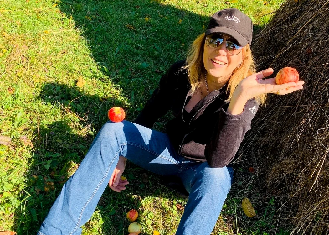 
    Irina Păcurariu, la cules de merefoto: Facebook  