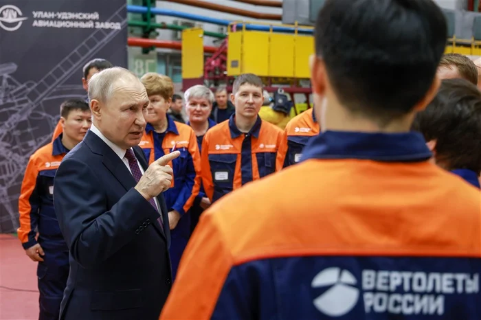 Vladimir Putin într-un cadru de prezentare a propagandei sale despre război FOTO EPA-EFE