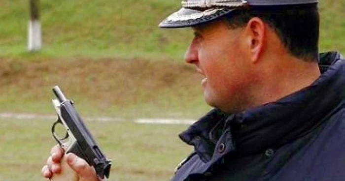 Alba: Poliţiştii au deschis focul asupra unor hoţi de combustibil