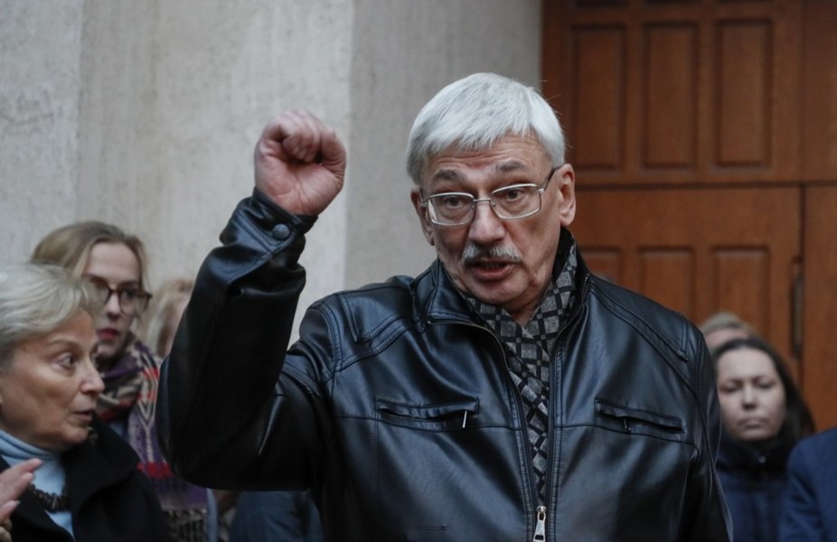 Oleg Orlov, cel mai cunoscut activist pentru drepturile omului din Rusia, riscă să fie condamnat la închisoare