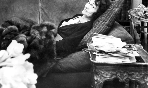 1 coco chanel acasa 2 jpg jpeg